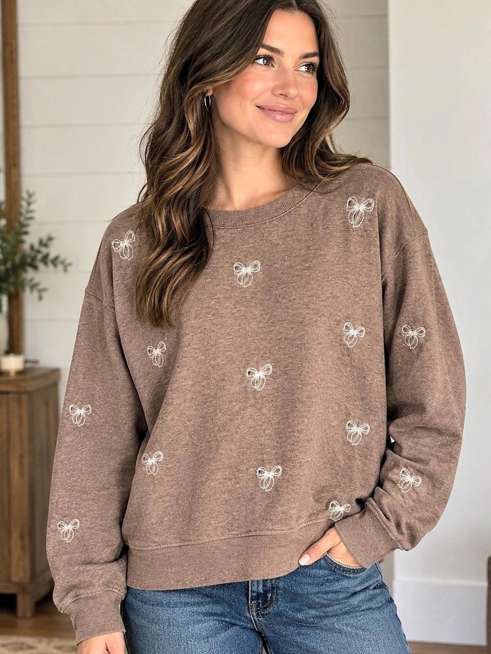 Jane + Delancey adorable bow embroidered sweatshirt